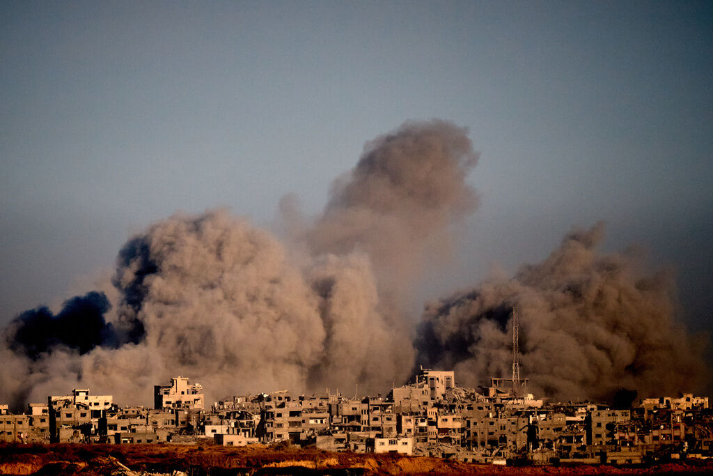 Top officials from US and Qatar join talks aimed at brokering peace in Gaza